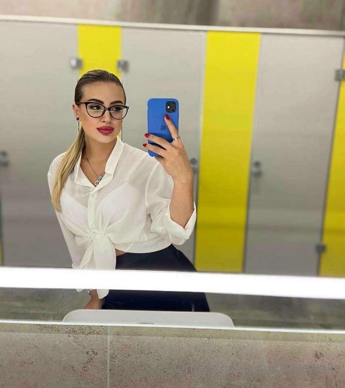 Elegant lady want to be your dirty whore 🔞🥵😈 
Are you ready?