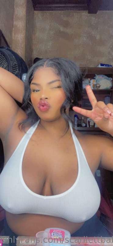 Big tits save lives 😘🍒