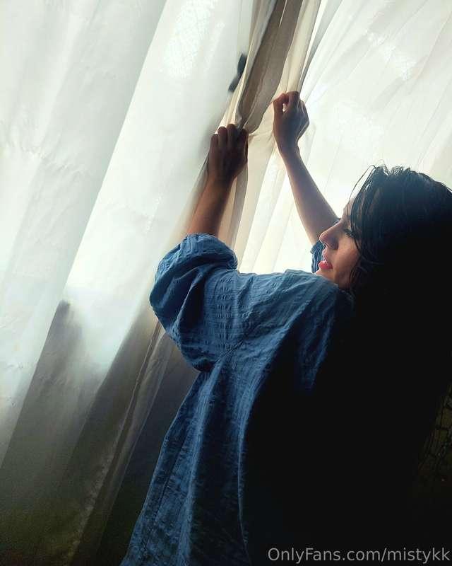 Oh my love, come over here and fuck me hard against the wind..