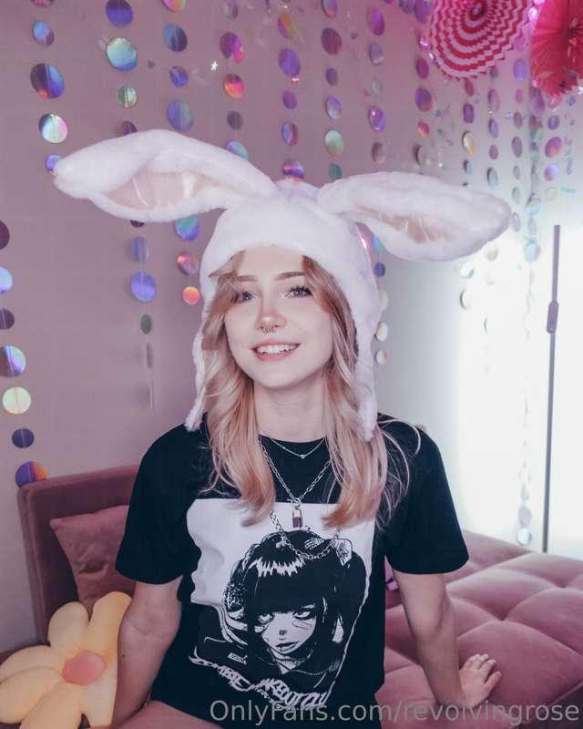 🐰**Bunny Hat Mini Photoset**🐰

It’s that “time of the month”..