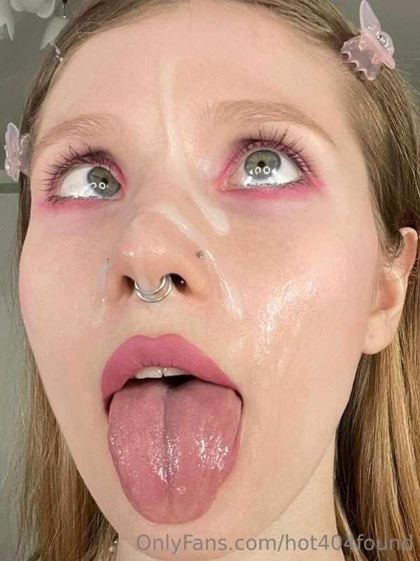 Homemade selfies with cum on my face))