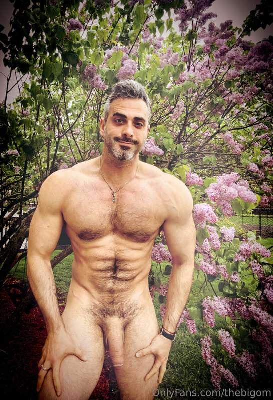 thebigom main image