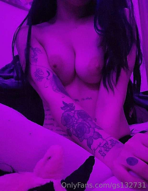 Good morning😜💜 I hope these titties help make your Thursday ..