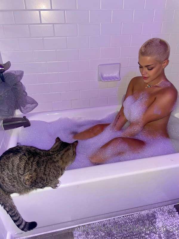 wash ya ass 😁
feat. SAGE