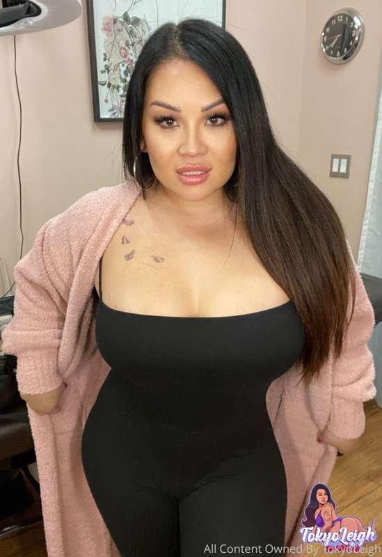 I want to touch myself while looking at your cock 😈