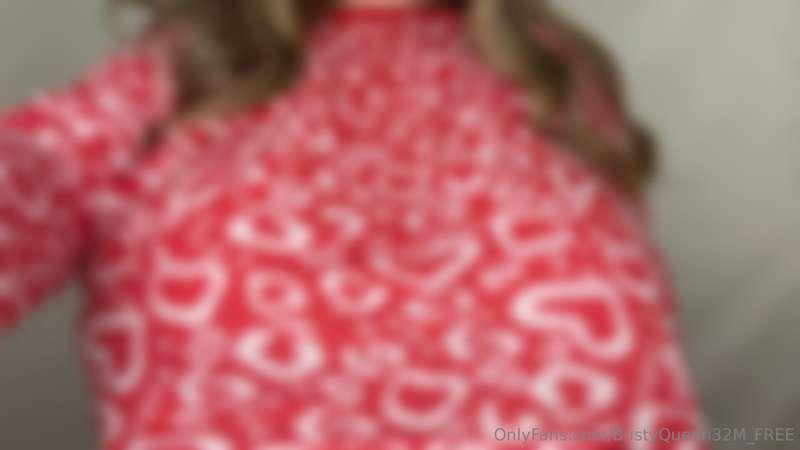 bustyqueen32m_free image #0