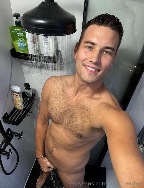 I'll eat you whole in the shower 👅