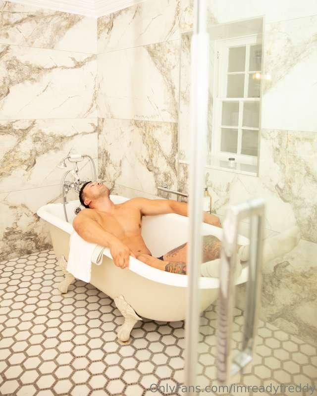 sucker for a good HOT soak🔥who else?