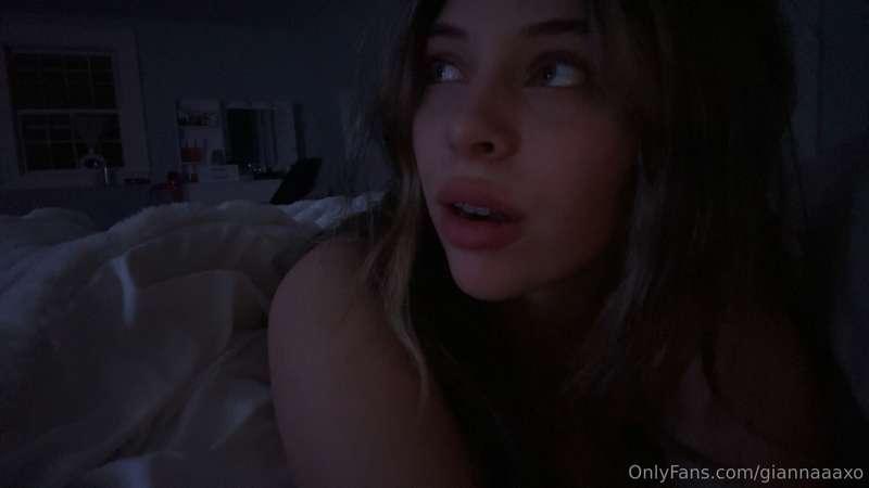 i want to have some fun but im alone in my bed 🙈