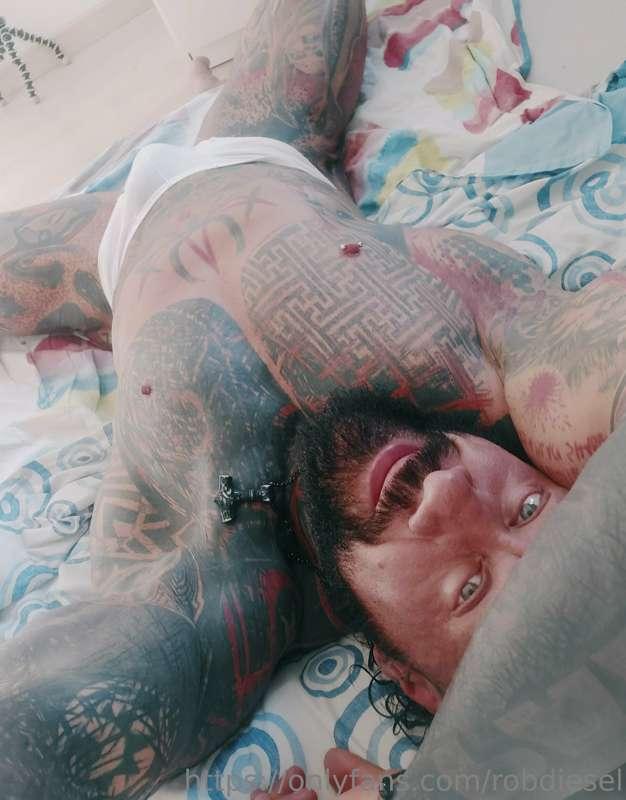Some pics from yesterday..just chilling in my bed....