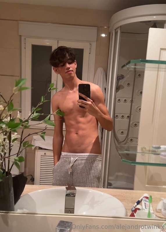Me / me alone with you 🧖‍♂️👅