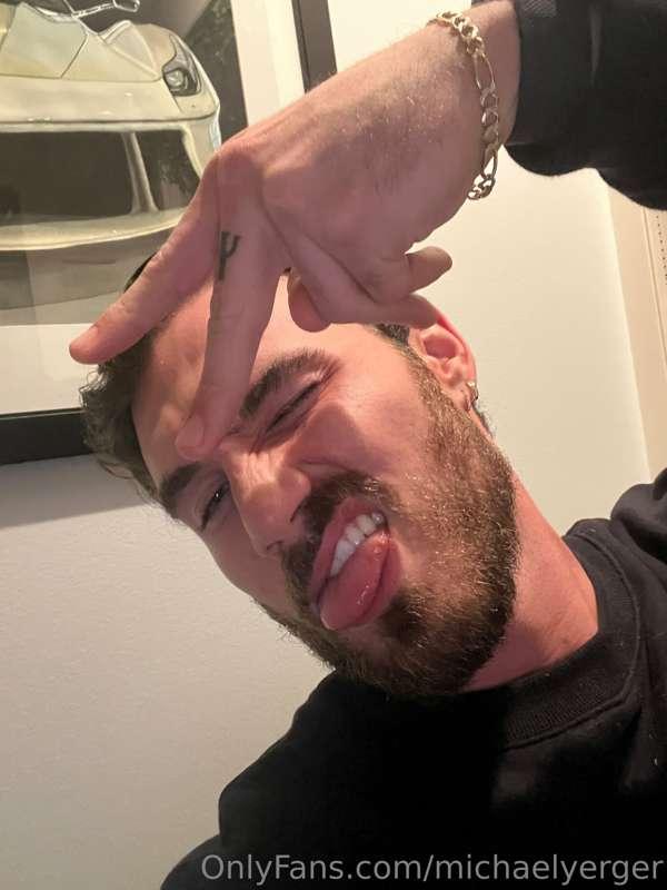 This beard is getting luscious, what do you think?