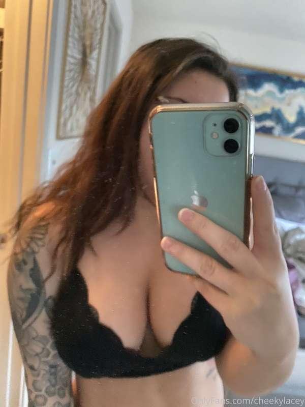 Happy Friday Babes 😘