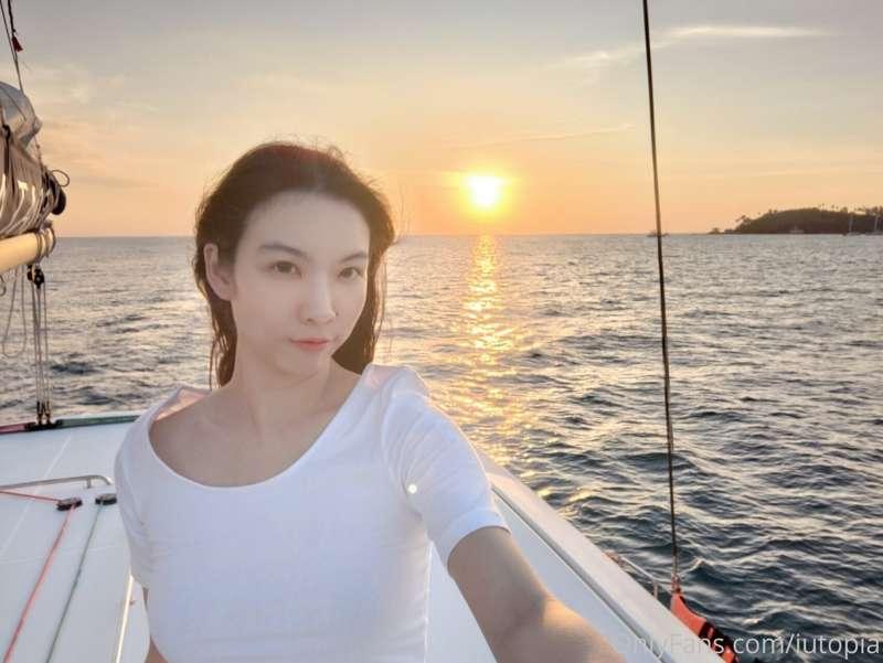 เอาพระอาทิตย์ตกสวยๆมาฝากก่อนนะ🌅

A lovely sunset 🌅