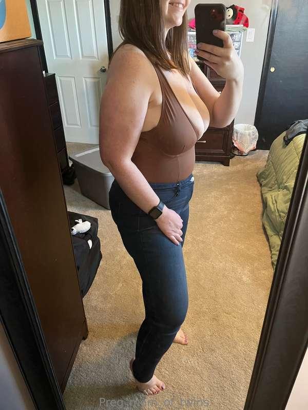 preg_mom_of_twins image #0