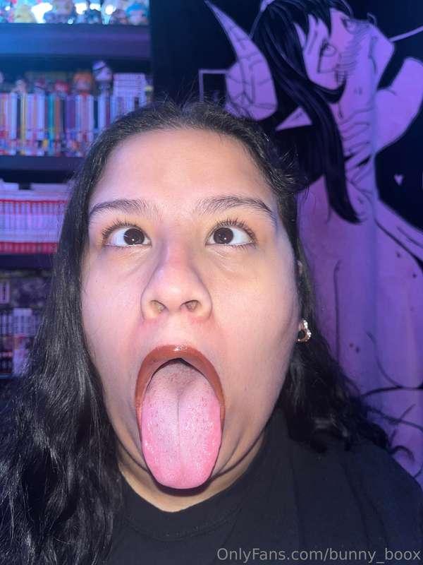 do you like when i stick my tongue out for you? 🤭