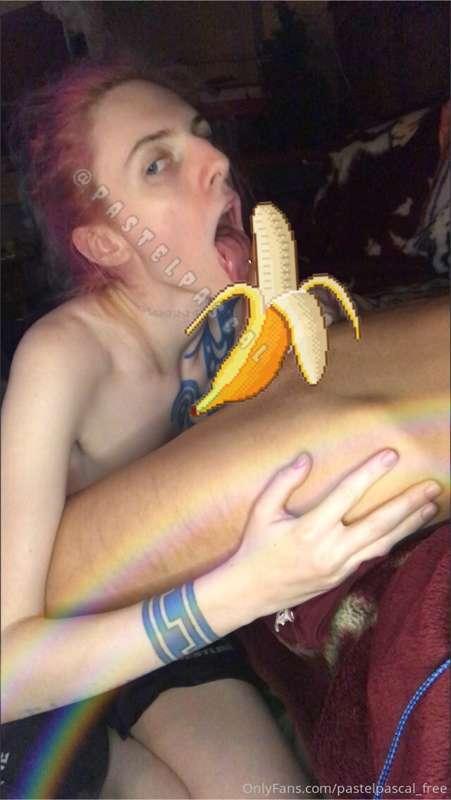 @cedartreesandfree 🍃🌲I love sucking him off, wanna see??

go..