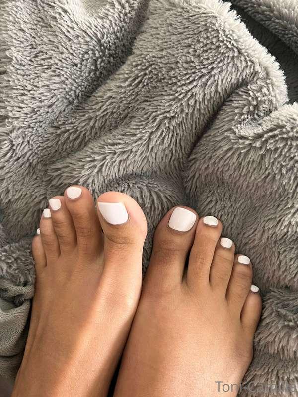 Went for all white😘👣