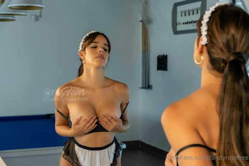 Titty monday 🍈😈 To those who tip this picture I will be send..