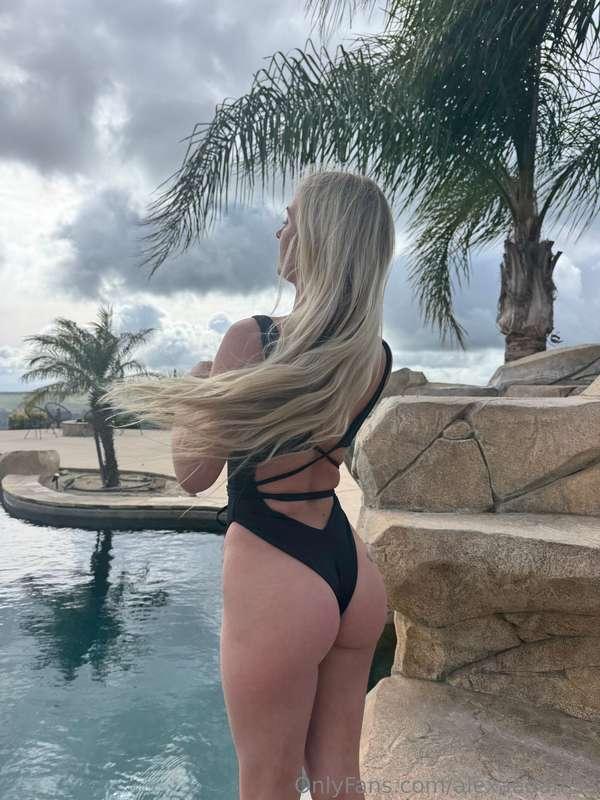 The view gets better with me in it 😏
