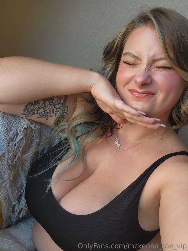 I hope everyone had a good weekend 💓 💕  Comment below what y..