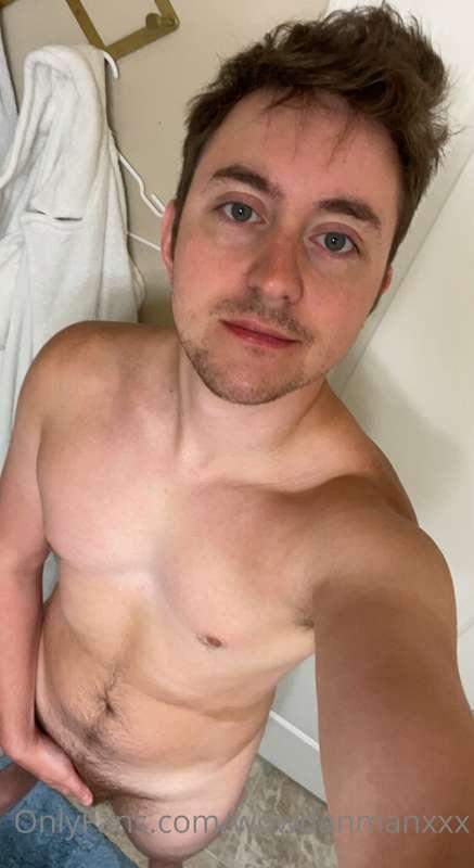 Twitter bathroom photos cum out the best. (Pt. 2)