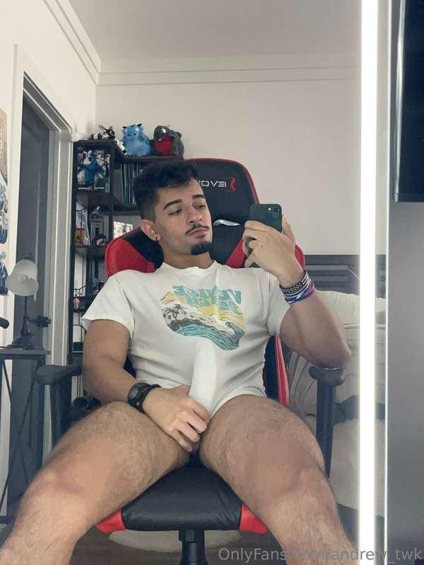 Snackin' on the best , you know the rest ! 🍌 👑