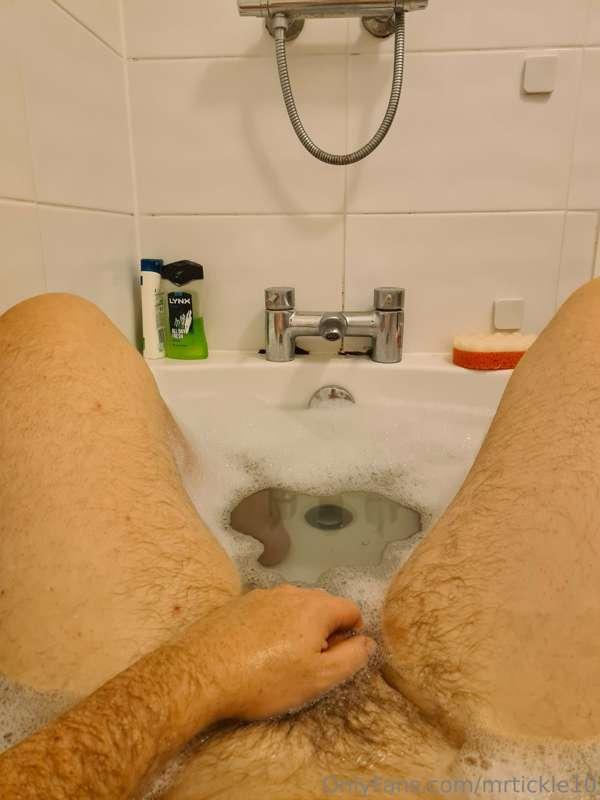 Bath time! Wanna join me? 😋