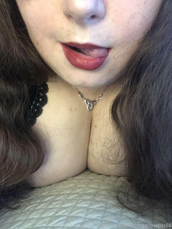 Happy Friday! Who wants to play this weekend? 😘😈