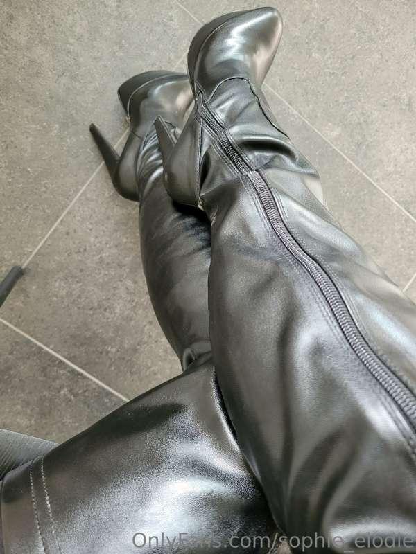 Waiiting at the dentist...