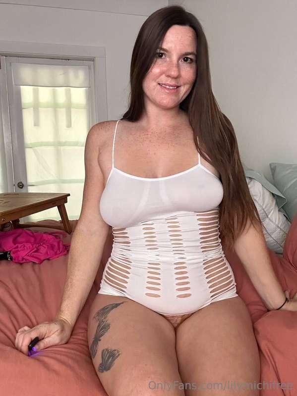 Tell me Im your little slut while you fuck me hard @lilymich..