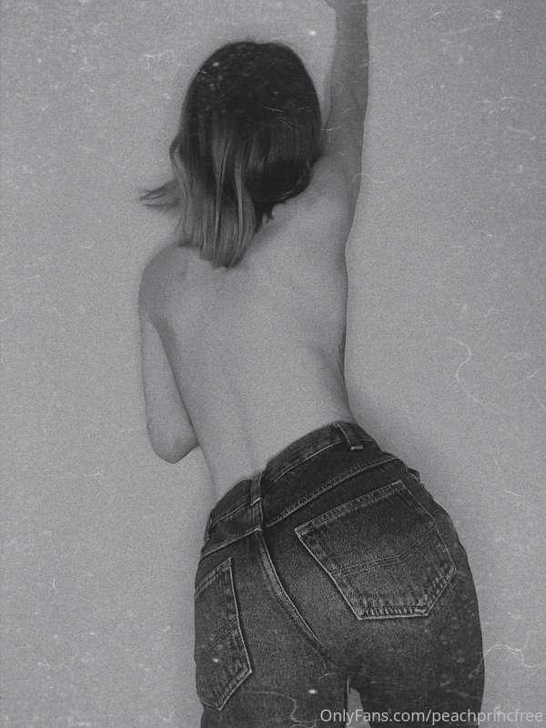 If u wanna see more of this wb series of photos, unlock and ..