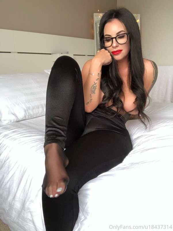 Check your DM’s... there’s a cheeky little tittie pic of me ..