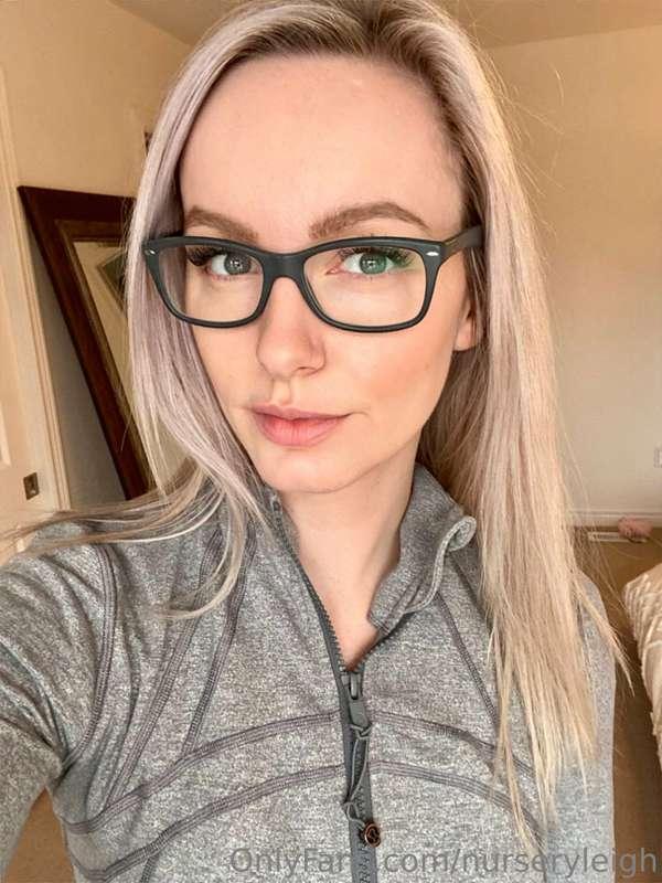 Do you like my glasses babe?? 😉