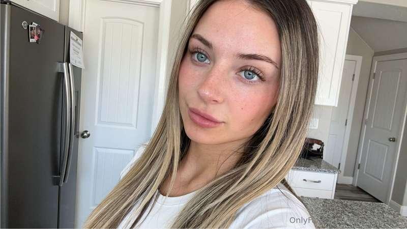 Who's up? let's play😋🤤🥵