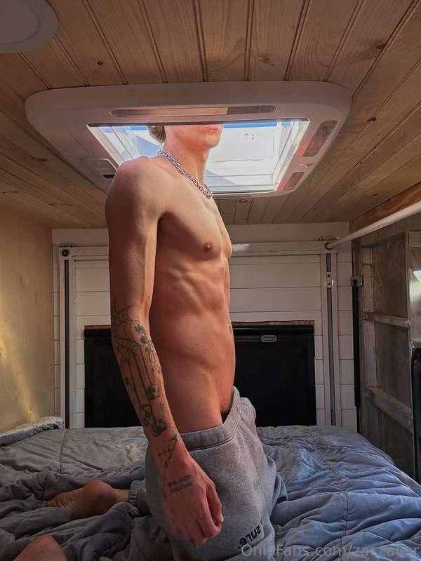 you can only describe this pic in three words… go!