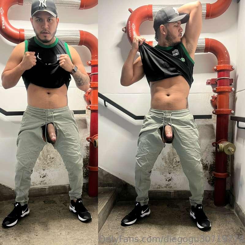 my dick 🍆 se rompio mi pantalon