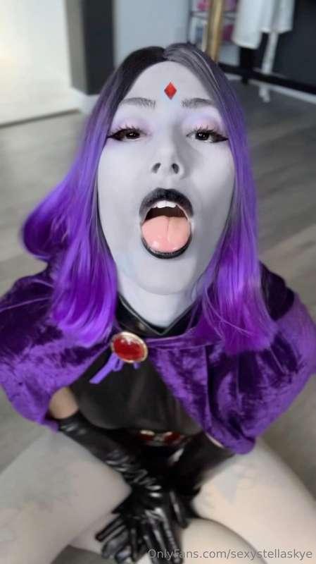 If I was Raven I would 100% use my telekinesis powers to mak..