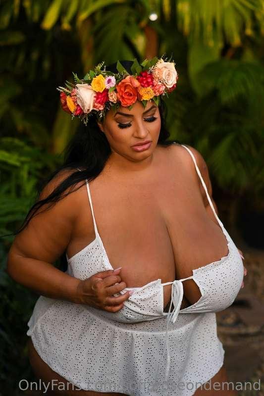 Guess my titty size and get a fun prize if you’re correct😉