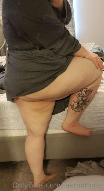 Some light teasing for your evening 😋