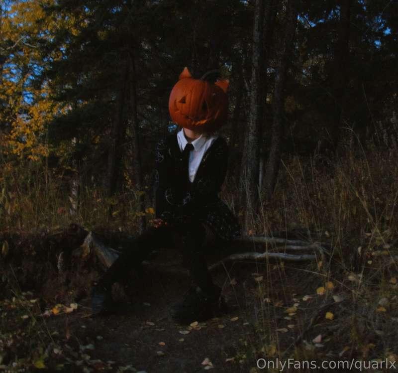 Happy day before Halloween!!! 🎃🖤🖤 
