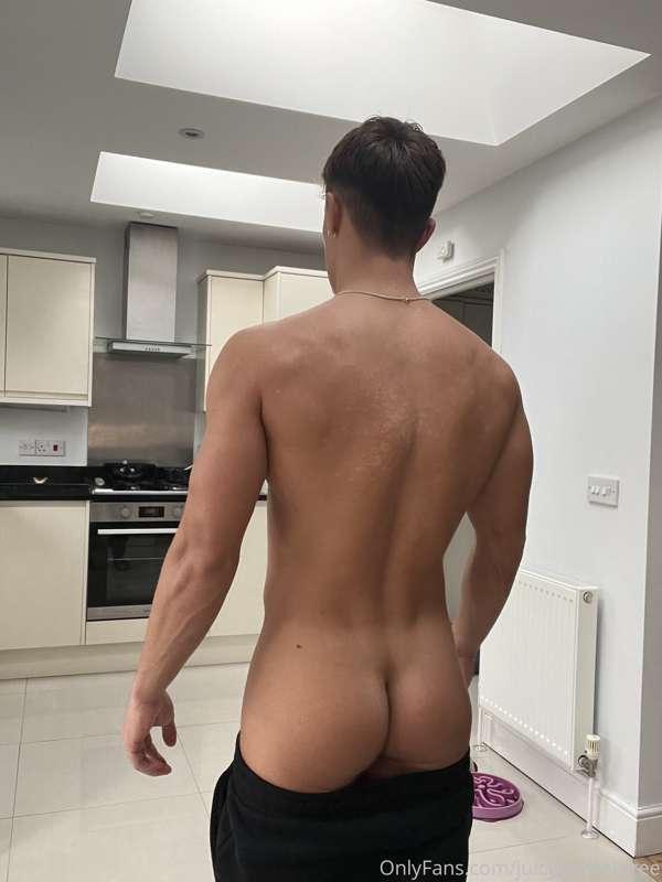 🍑 😉