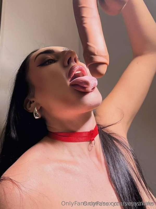 🔥Free subscription 🔥 This wild @sonyakoks wants a big dick. ..