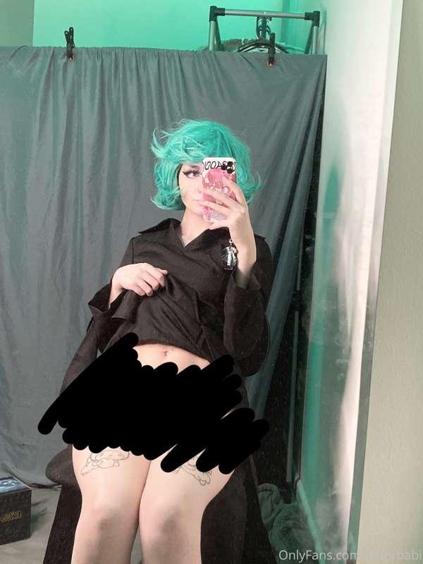 🌪🌪🌪 who knew tatsumaki wore something so lewd under her dres..