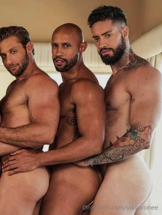 1 ass 🍑 2 ass 🍑 3 ass 🍑 and really we are top 🍆😂