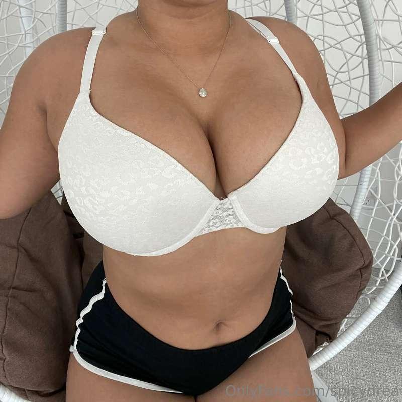 it's titty tuesdayyy 🍒 check your dms ;)