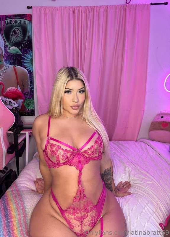 My new step-brother is hot af 😍 so I let him fuck my pussy