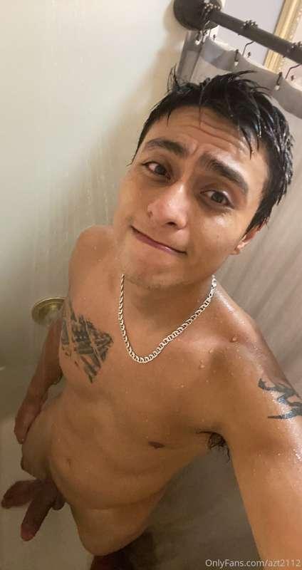 Time to shower before going out 👌🏻