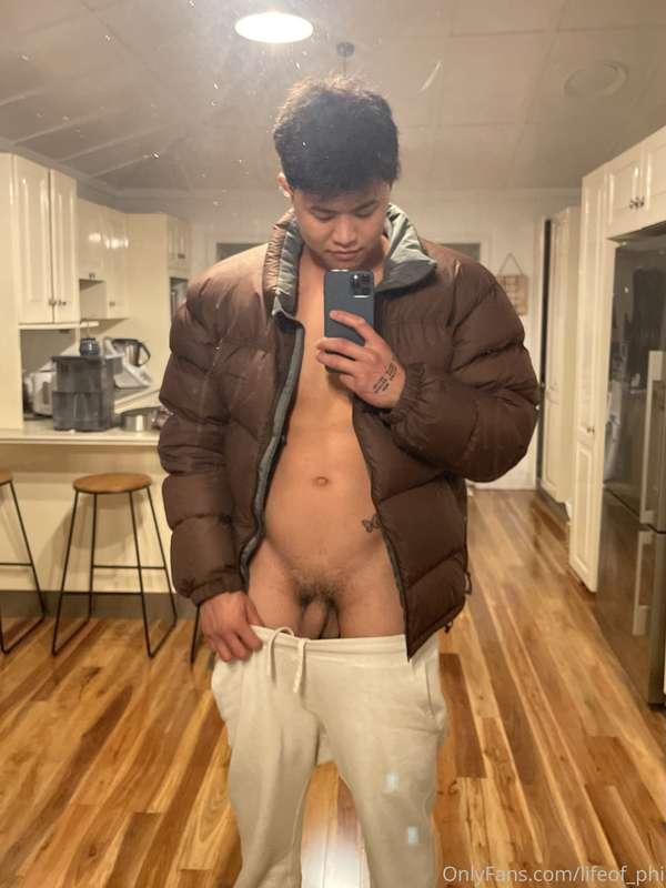 Daddy’s a little bit cold…🥶 can YOU warm me up with that pre..
