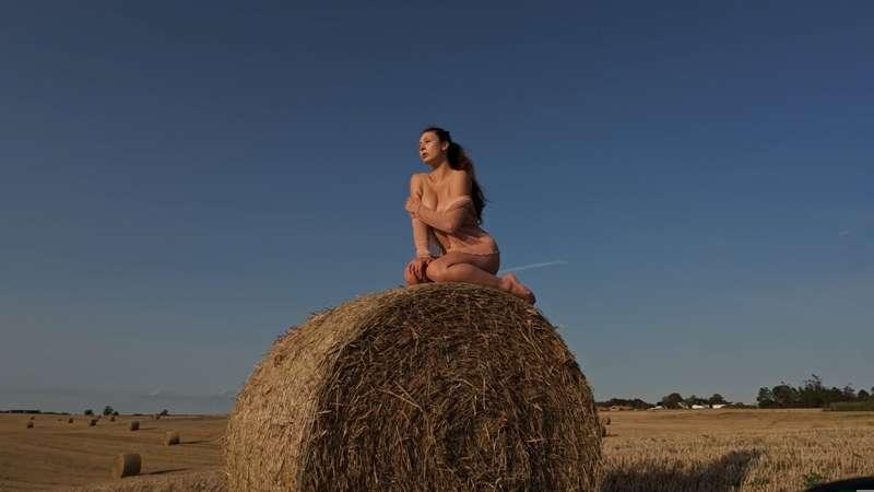 Victoria K - Fields :BTS